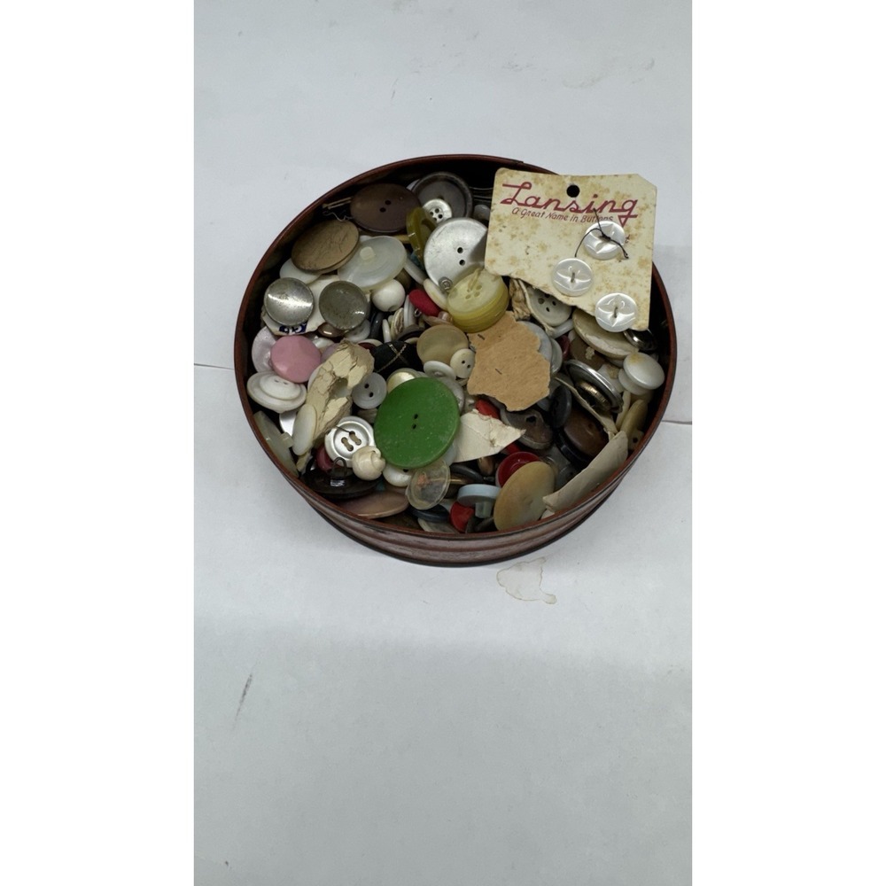 Vintage estate tin of vintage buttons Of All Kinds Over A Pound - Picture 2 of 9